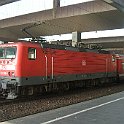 DSCF7704  BR 143 avec un train de banlieue à Düsseldorf.