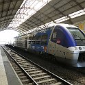 Interrail23 526  Une 82500 BiBi (Bi-mode, bi-fréquence) de la région Sud à Avignon. Les TER de la région Sud sont commercialisés sous la marque Zou!