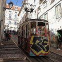 Lisbonne100  Dans la rue de Bica da Duarte Belo