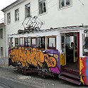 P1020790  Le funiculaire de Gloria, toujours bien tagguée à la station supérieure