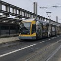 Lisbonne142  Tram moderne sur la ligne 15.