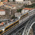 IMG 1735  Croisement sur le Ponte Luis I