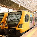 IMG 1720  Deux trains du RER de Porto prêts au départs à Porto Sao Bento