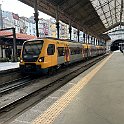 IMG 1748  Une rame série 3400 arrive en gare de Porto Sao Bento. Sao Bento est au coeur de la ville, alors que Campanha où s'arrêtent les trains de grande ligne est en bordure de ville, mais de nombreux trains régionaux permettent le transfert