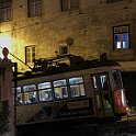 Lisbonne045  Un tram de la ligne 12 dans une rue étroite et raide