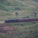 Ecosse405  The Jacobite se rapproche du célèbre viaduc de Glenfinnan