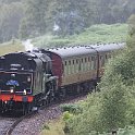 Ecosse464  Le Morning Service revient de Mallaig en direction de Fort William, il est ici peu avant Glenfinnan