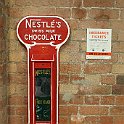 Ecosse652  Pour quelques pence on pouvait acheter du chocolat suisse dans les gares