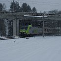 DSC03887  Une 485 avec train de ferroutage dans la courbe de Murgenthal, sous le pont de la NBS