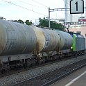 DSCF9657  Re 485 avec un train de citernes à Gümligen