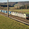 DSC25763  Re 473 419 en UM avec une Re 486, devant un train de semi-remorques LKW Walter entre Gümligen et Rubigen