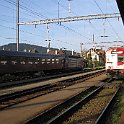 Konolfingen1  Re 465 BLS avec une rame pseudo-historique allemande "Classic Courrier" et RBDe 566 224 à Konolfingen (3.05.2006)