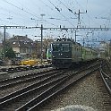 DSCF8041  Neuchâtel. Re 420 508 avec RE Bern - Neuchâtel qui va se mettre sur les voies de garage en attendant l'heure de départ.