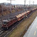 DSC14030  Et la 173 suit une demi-heure plus tard avec des wagons pour le transports de voiture, mais vides.