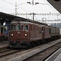 DSC15738  Deux Re 4/4 BLS en UM devant un train de conatiners à Langenthal
