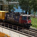 IMG 3211  Re 420 270-1 avec un train postal au bord du lac de Bienne à côté du chantier du tunnel de Gléresse.