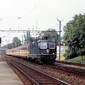 CH CFF Re44II Nyon Eurofima  Re 4/4 II verte avec un train de voitures Eurofima. Liaison Genève - Milano à Nyon