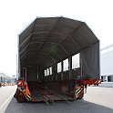 DSC06786  Chariot pour le transport des véhicules dans la cour de l'usine Stadler