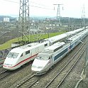 ice tgv  ICE DB et TGV SNCF côte à côte e vers la bifurcation de Löchligut