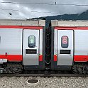 IMG 1424  Mesures de protection contre covid-19, il y a des portes pour monter dans le train et d'autres pour en descendre.