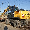 DSC08215  Une pelle mécanique avec roues pour déplacements sur rail