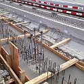 photo  Dalle et préparatifs pour le nouveau mur de soutènement et emplacement d'un futur mat de la LC.