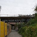 DSC23932  Passage sur le chemin de Montolivet pour accès au faisceau des Paleyres. A l'avenir, il y aura 3 voies à cet endroit. La construction en bois assurera un passage en toute sécurité pour les piétons, durant les travaux.