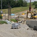 DSC12450  Dans l'alignement de la future voie. Le portail du tunnel sera exactement en face.