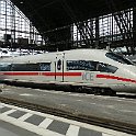 Ecosse002  ICE 3 entrant en gare de Köln
