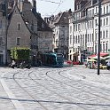 DSC15858  Le tram arrive sur la place de la révolution