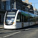 Ecosse126  Le tram d'Edinburgh comporte actuellement 1 ligne qui relie York Street au centre ville à l'aéroport. Le prolongement jusqu'au terminal martin (Ocean Terminal) est en construction et deux autres extensions en planification