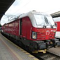 Interrail23 058  En Slovaquie, la Vectron est appelée série 383. Ici en gare de  Bratislava Hlavna, gare principale