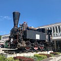 Interrail23 259  Locomotice pot-de-fleur devant la gare de Maribor