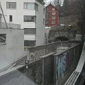 P1000304  Juste avant d'entrer dans le tunnel du Gütsch en arrivant à Luzern, on voit encore sur la gauche le portail de l'ancien tunnel qui a été remplacé le 1.11.1896 par le nouveau tracé menant à la nouvelle gare dans la position que nous connaissons aujourd'hui.