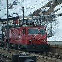 DSC25998  Une HGe 4/4 en tête d'une rame de transport de voitures à travers le tunnel de la Furka