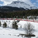 DSC26192  Voitures panoramiques du Bernina Express près de Punt Muragl