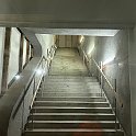 Un accès vers les quais avec fenêtre d'observation